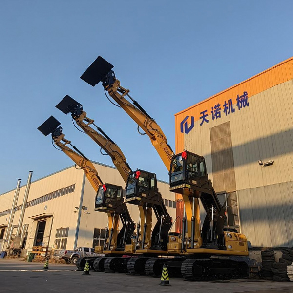 三台卡特改装起落驾驶室+扭转刮板